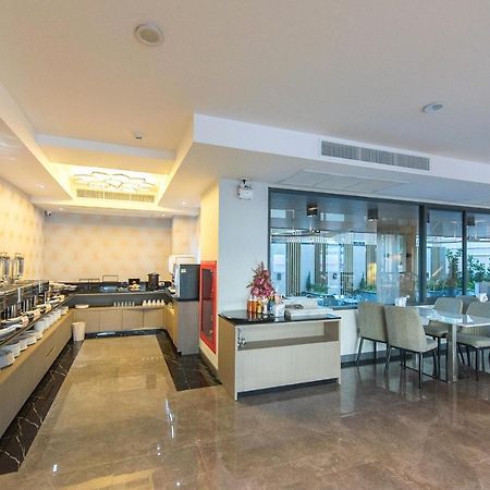 Arista Hotel Ubon Убонратчатхани Экстерьер фото