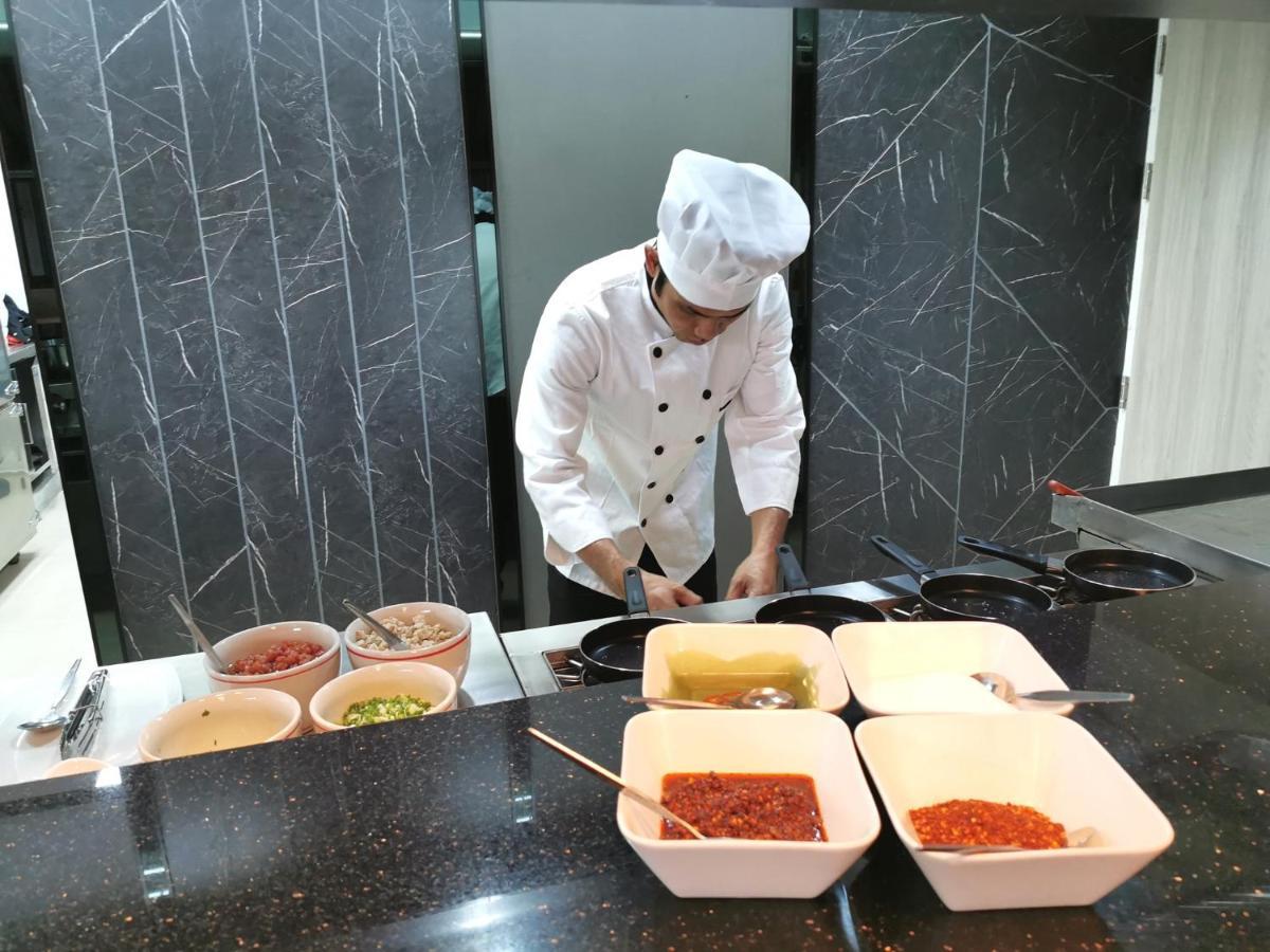 Arista Hotel Ubon Убонратчатхани Экстерьер фото